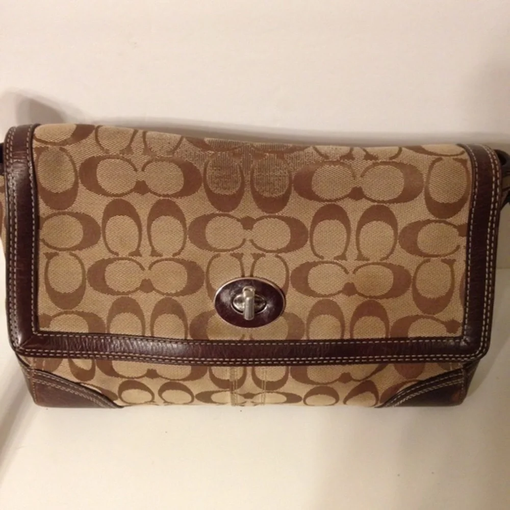 Coach vintage y2k signature c brown shoulder bag